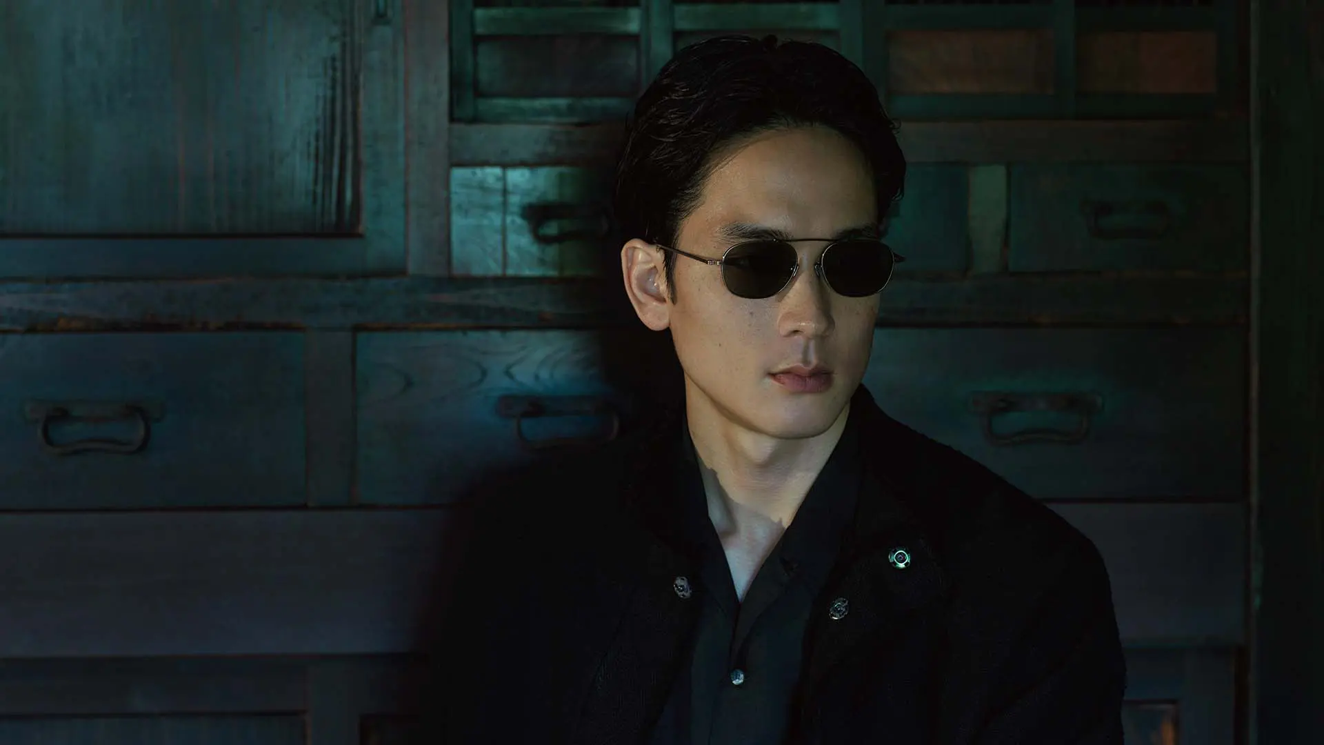 Lunetterie artisanale japonaise alliant tradition et élégance contemporaine. Disponible chez Winston Optique.