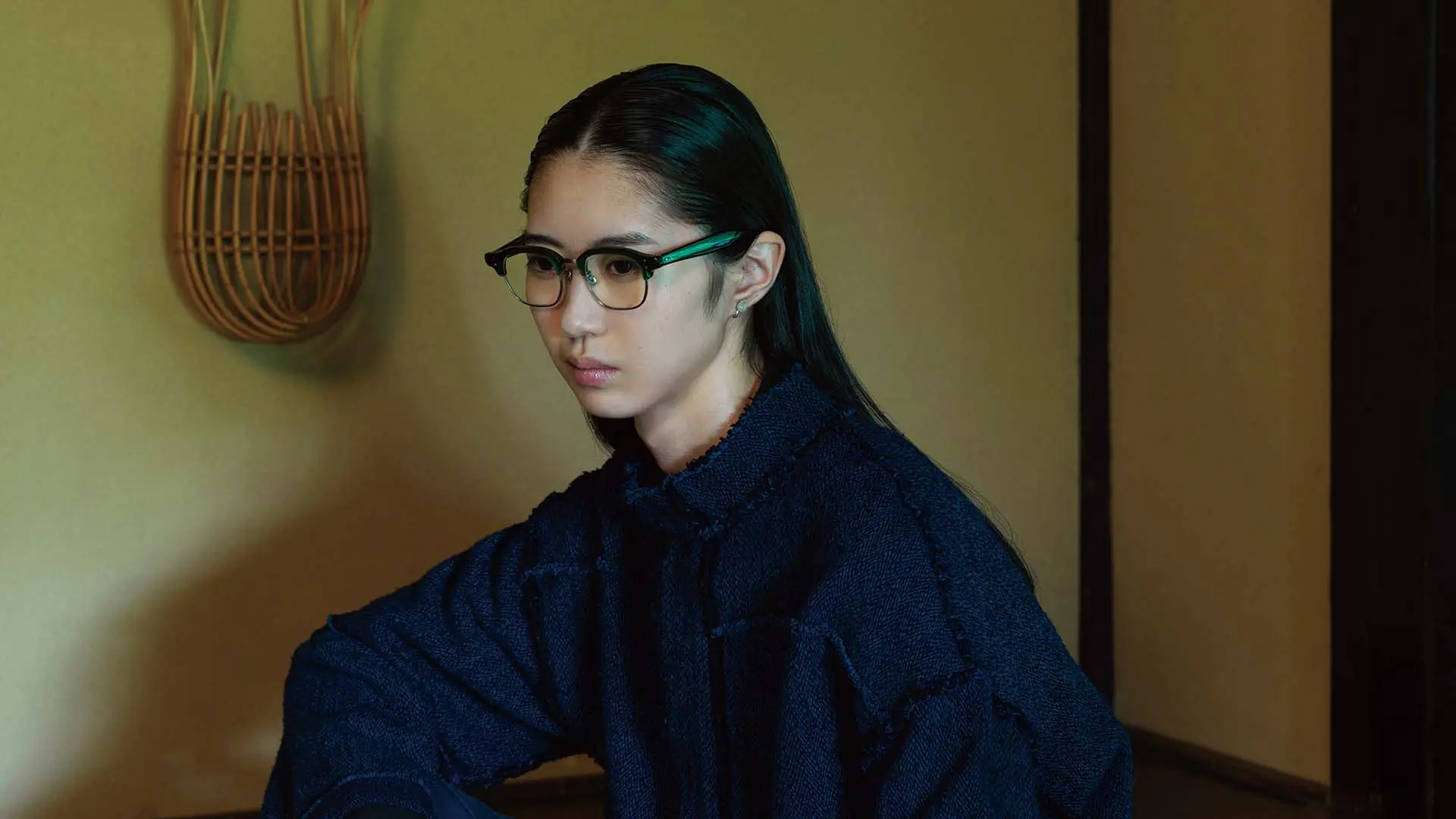 Lunetterie artisanale japonaise alliant tradition et élégance contemporaine. Disponible chez Winston Optique.