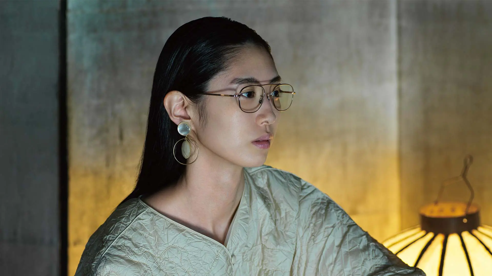 Lunetterie artisanale japonaise alliant tradition et élégance contemporaine. Disponible chez Winston Optique.