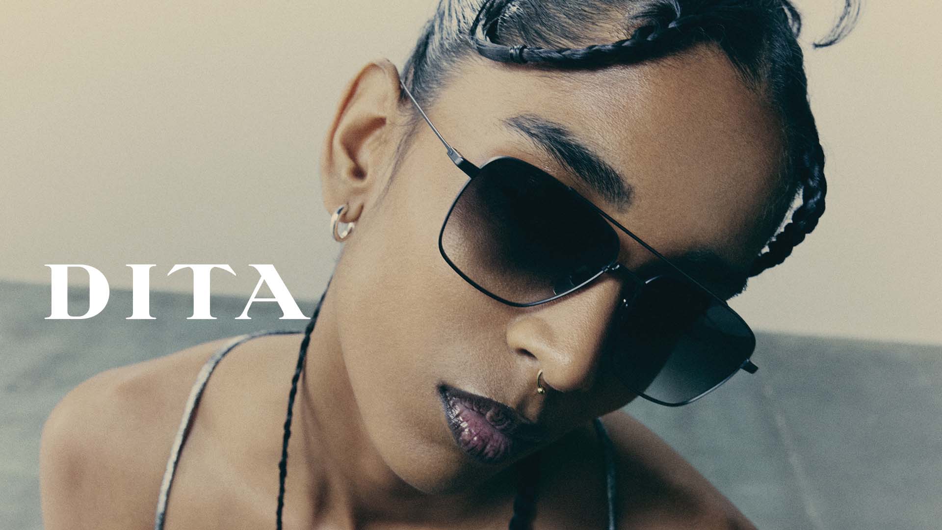 Lunettes DITA noires avec fines branches, désormais disponibles chez Winston Optique.