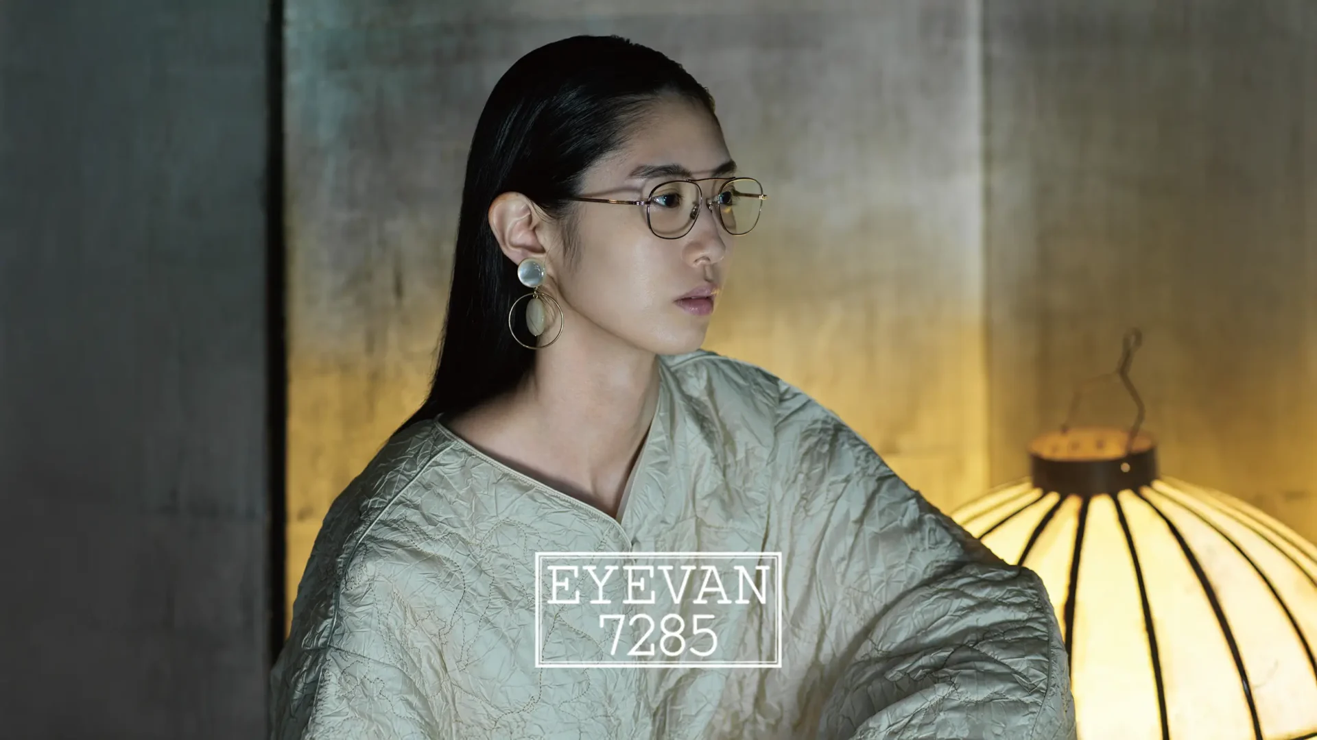 Lunetterie artisanale japonaise alliant tradition et élégance contemporaine. Disponible chez Winston Optique.