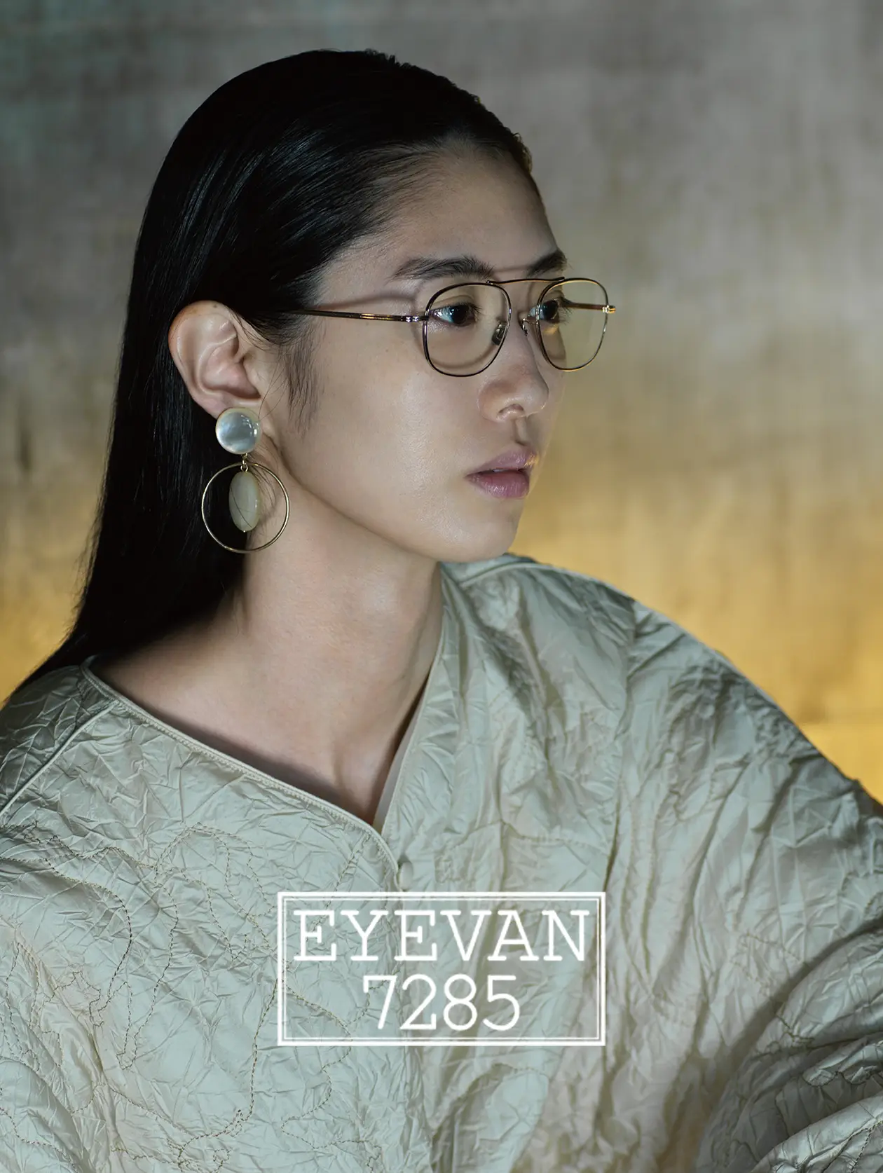 Lunetterie artisanale japonaise alliant tradition et élégance contemporaine. Disponible chez Winston Optique.