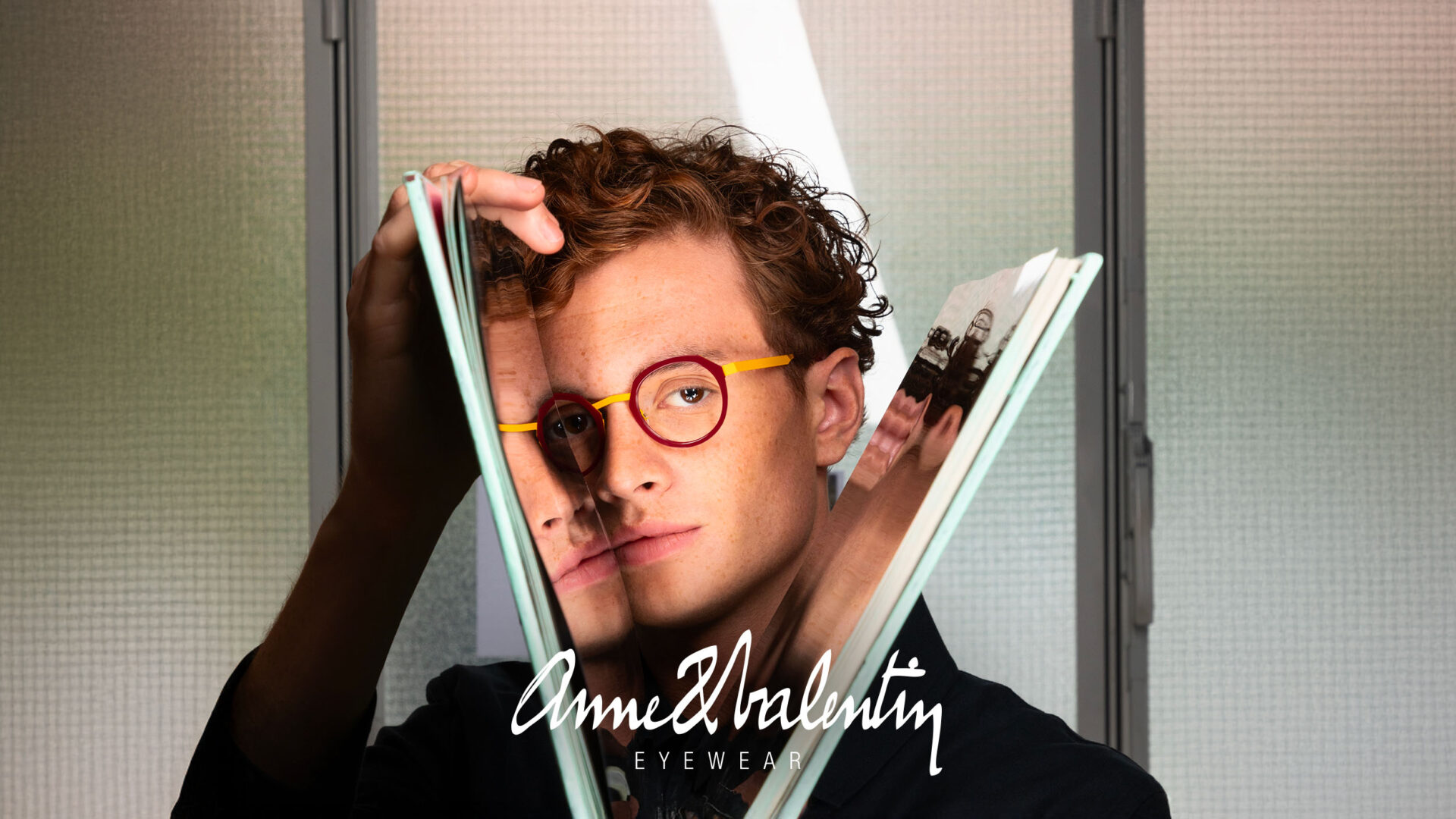 Élégance et originalité se rencontrent dans cette monture Anne & Valentin, désormais disponible chez Winston Optique.